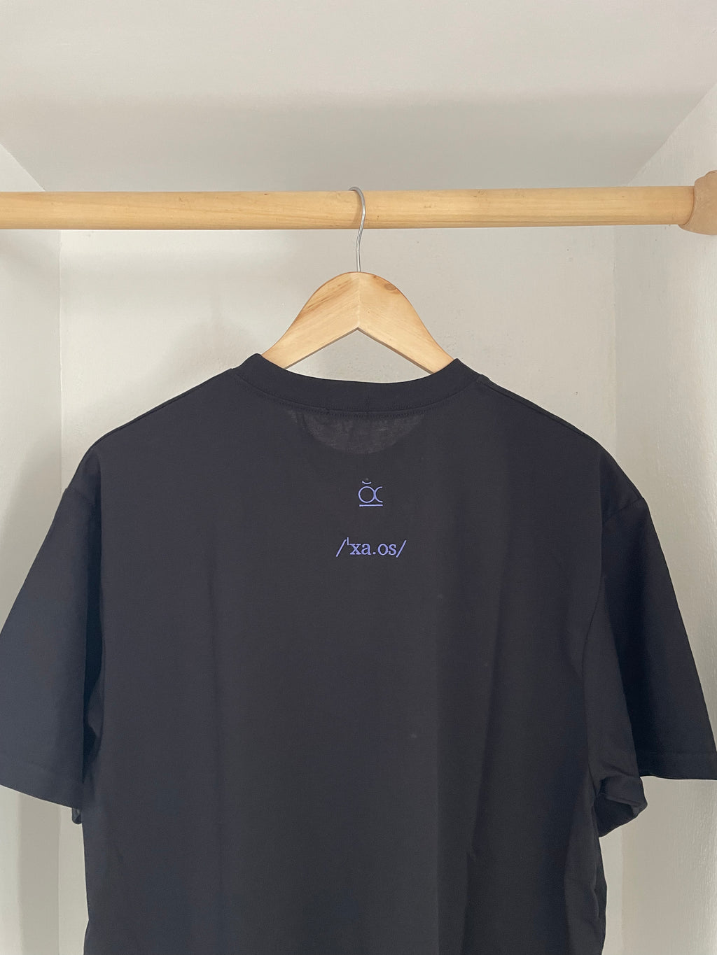 χάος - /ˈxa.os/